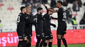 Beşiktaş'tan 3 futbolcu için ayrılık kararı!