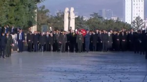 Devlet erkanı Anıtkabir'de Ata'nın huzurunda!