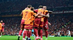 Galatasaray 3-0 öne geçtiği maçta puan kaybetti