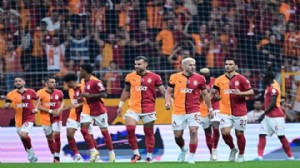 Galatasaray Rize karşısında gol oldu yağdı!