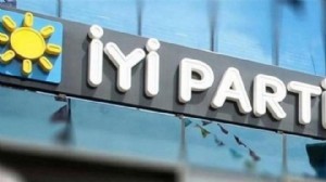 İYİ Parti'de 8 isim birden istifa etti