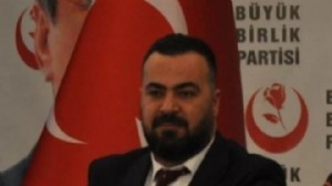 İlçe başkanı aracında ölü bulundu