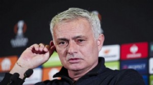 Jose Mourinho 2 yıldızın biletini kesti