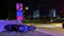 İzmir'de feci kaza:  Viraj levhasına çarptı: 1'i ağır 2 yaralı