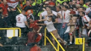 Türkiye-Gürcistan maçı öncesi taraftar birbirine girdi