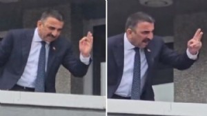 Vali balkondan CHP'lilere kızdı!